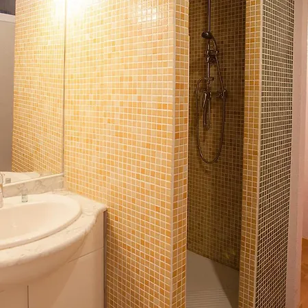 De La Vallee Bed & Breakfast 3*