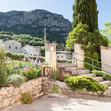 De La Vallee Bed & Breakfast *